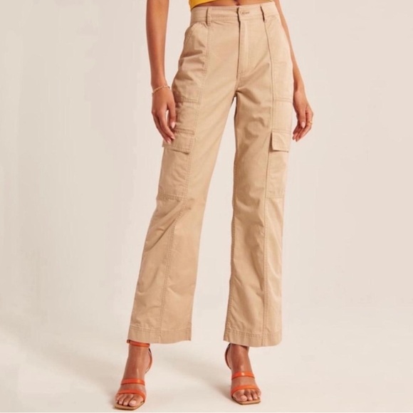 ❌DONATED❌ Abercrombie & Fitch | Relaxed Utility Pants (Short) - Picture 1 of 6